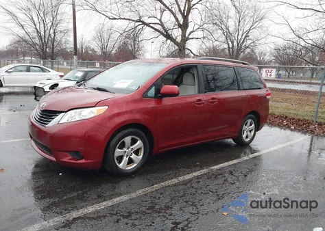 2011 Toyota Sienna Le V6 z USA, uszkodzony, nr VIN 5TDKK3DC9BS002323
